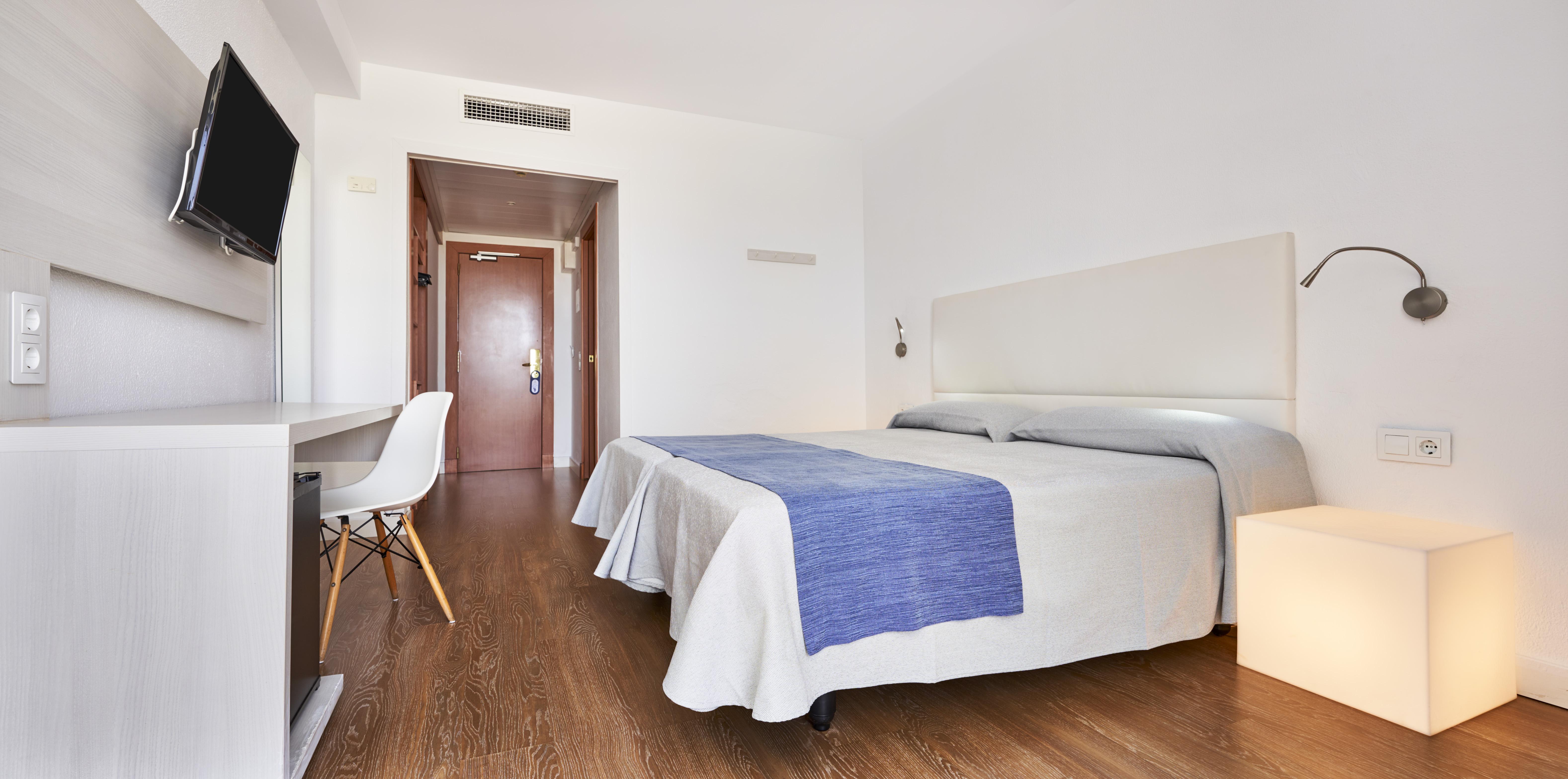 Smartline Cala N Bosch Hotel Кала-ен-Бош Екстер'єр фото