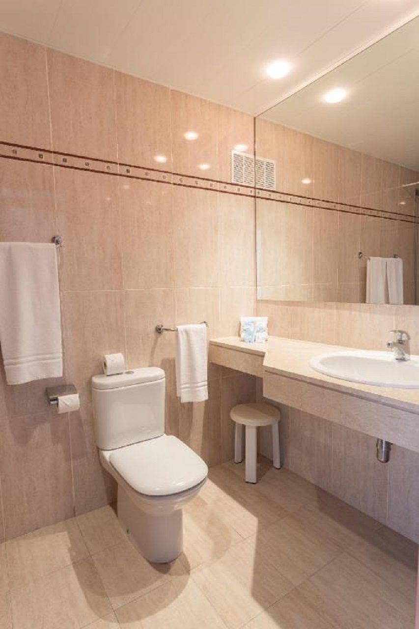 Smartline Cala N Bosch Hotel Кала-ен-Бош Екстер'єр фото
